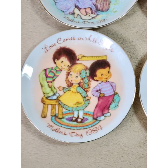 Avon Mother's Day Plate 1981 1982 1984 1992 Kids Design Porcelain Japan 5" x4 - Picture 4 of 16